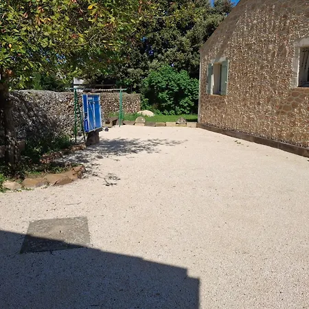 Les Pierres Rouges Holiday home *